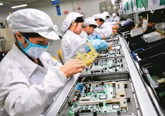 郑州、苏州、深圳 撑起苹果工厂的三座中国城市，一路狂奔科技路